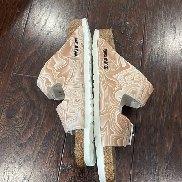 Birkenstock Arizona Birko-Flor Beige Marble Print Sandal Women Size 41 9.5/10 - Picture 6 of 8